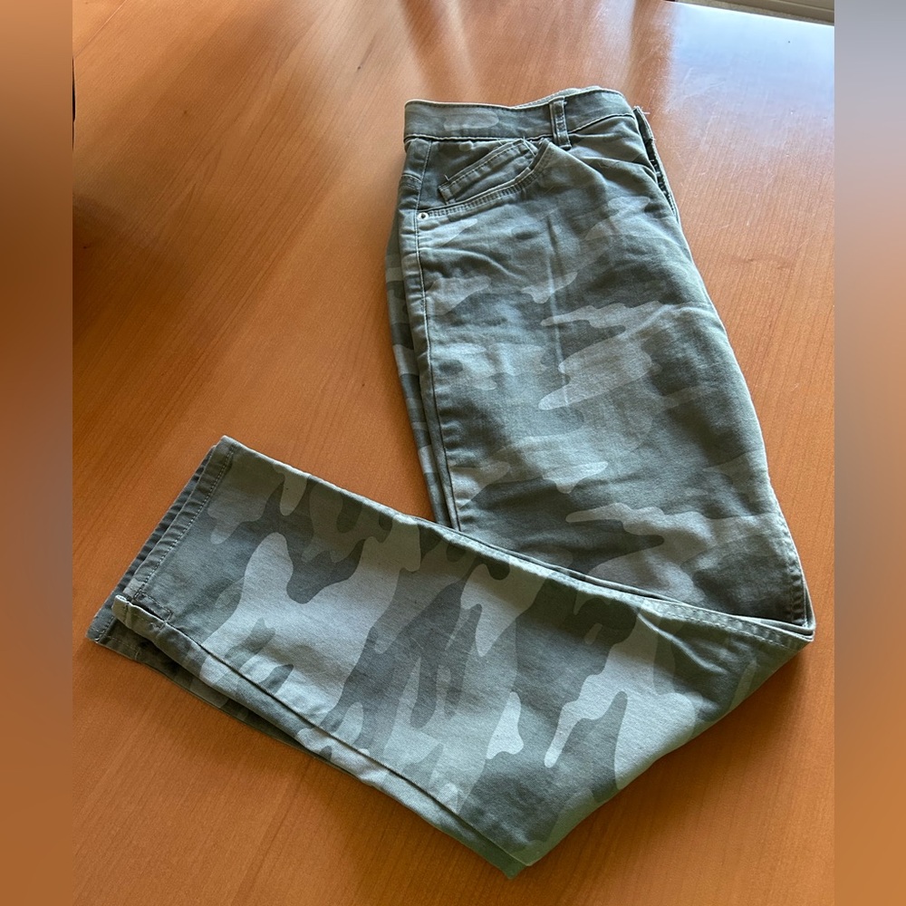 Gibson Latimer Camouflage Jeans - Picture 3 of 10